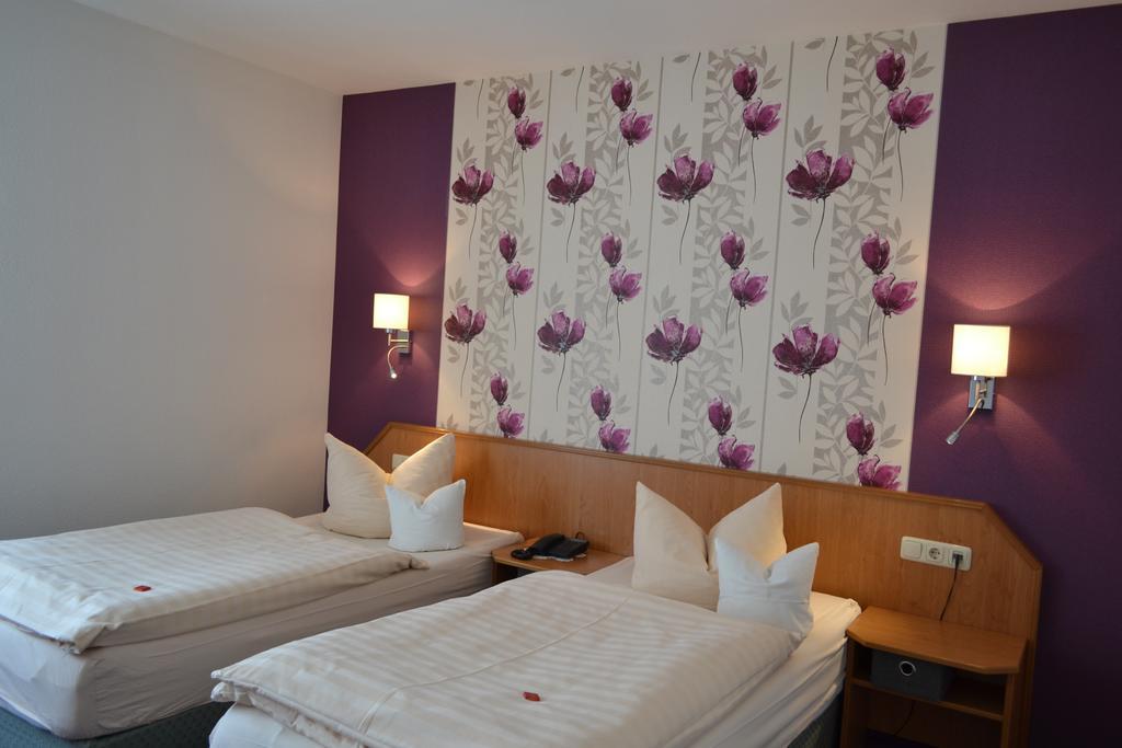 Hotel & Restaurant Zur Linde Freital Exterior photo